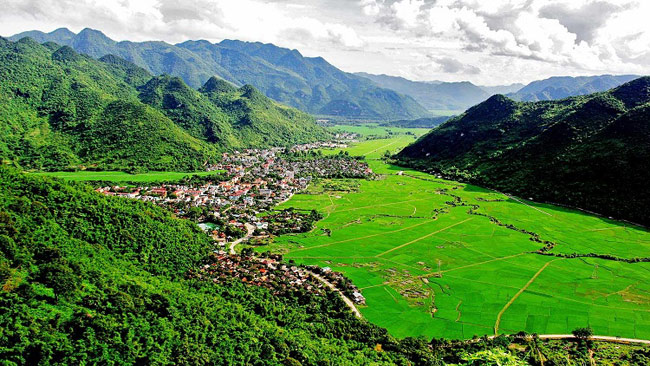 Thung lũng Mai Châu - Hòa Bình nổi tiếng bởi vẻ đẹp tươi mới, thơ mộng.