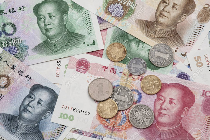 Ở Phượng Hoàng cổ trấn không có nơi đổi tiền Việt Nam, bạn hãy nhớ đổi tiền ở Việt Nam trước khi bắt đầu quá trình
